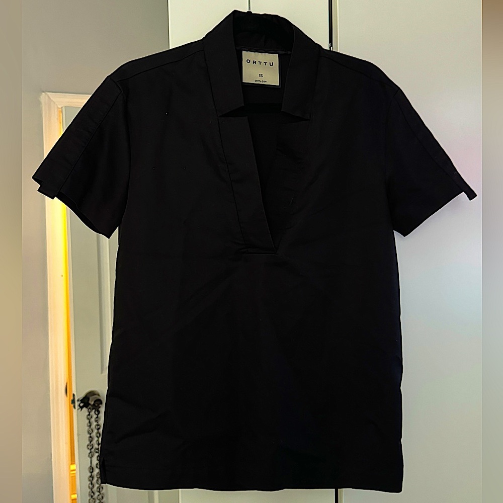 Black XS Orttu Shirt with Star Neck